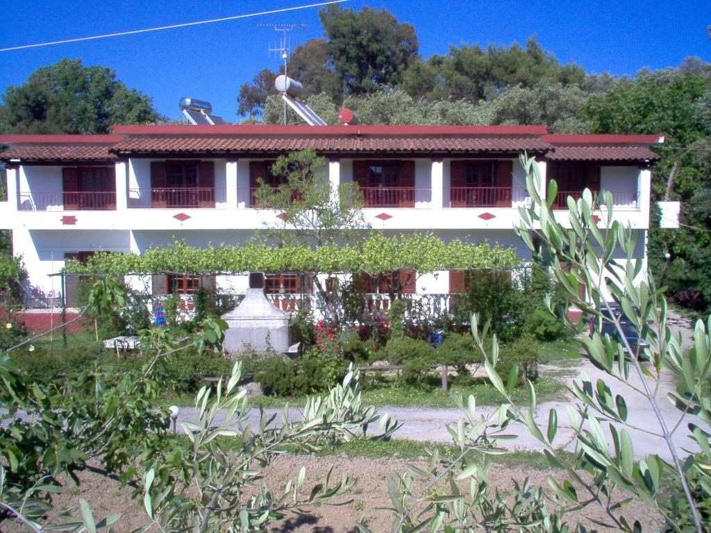 Аlexandros studios apartments Корфу